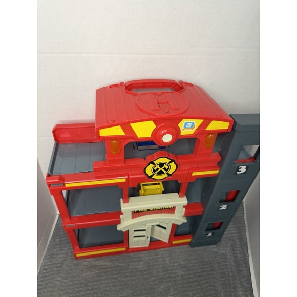 Kid Connection Other - Kid Connection Fire Station Fire Vehicle Playset Lights Up Siren Sound